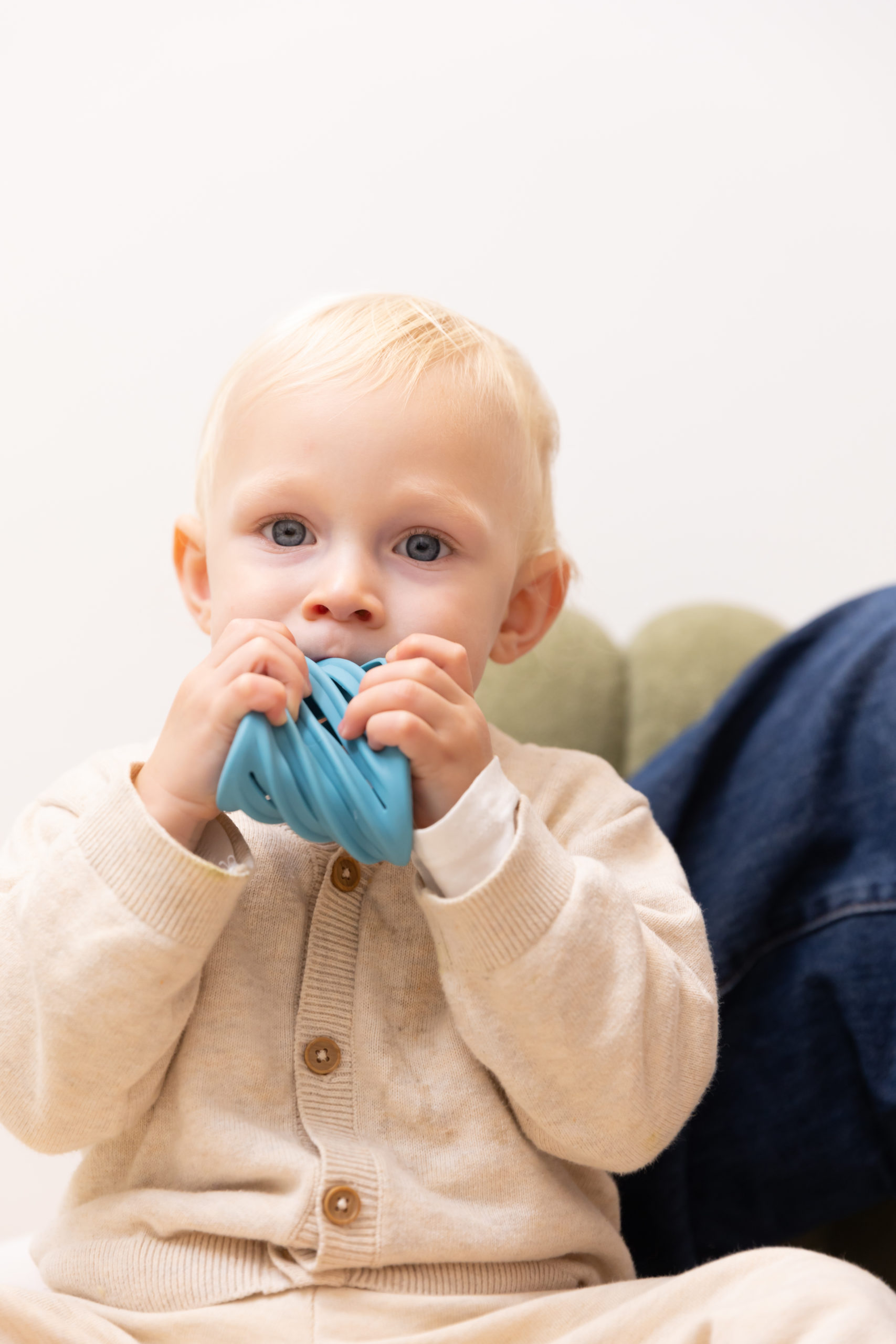 安全なシリコン素材で舐めても安心