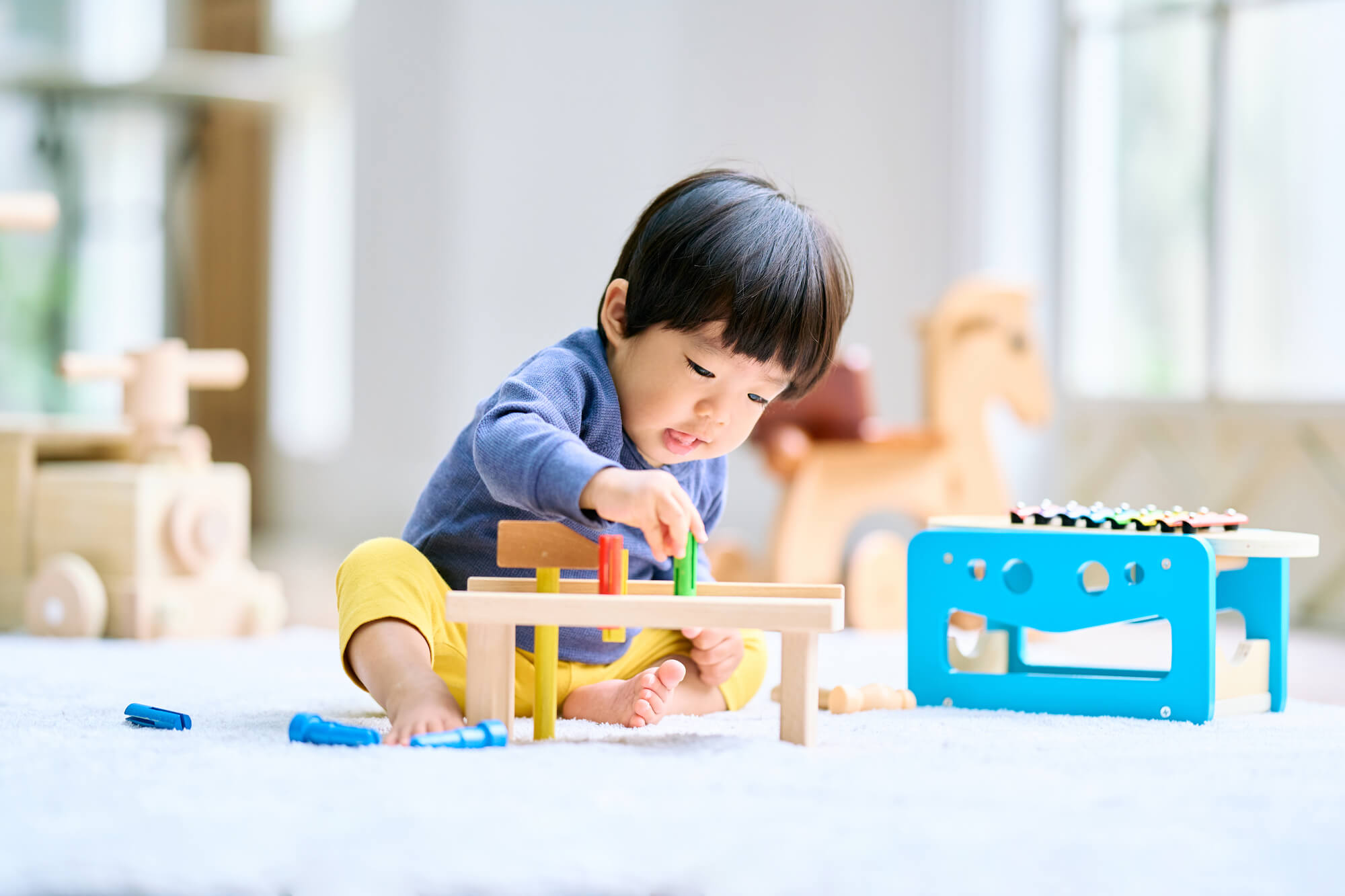 1歳児の室内遊び10選｜雨の日でも楽しめる遊びのアイデア